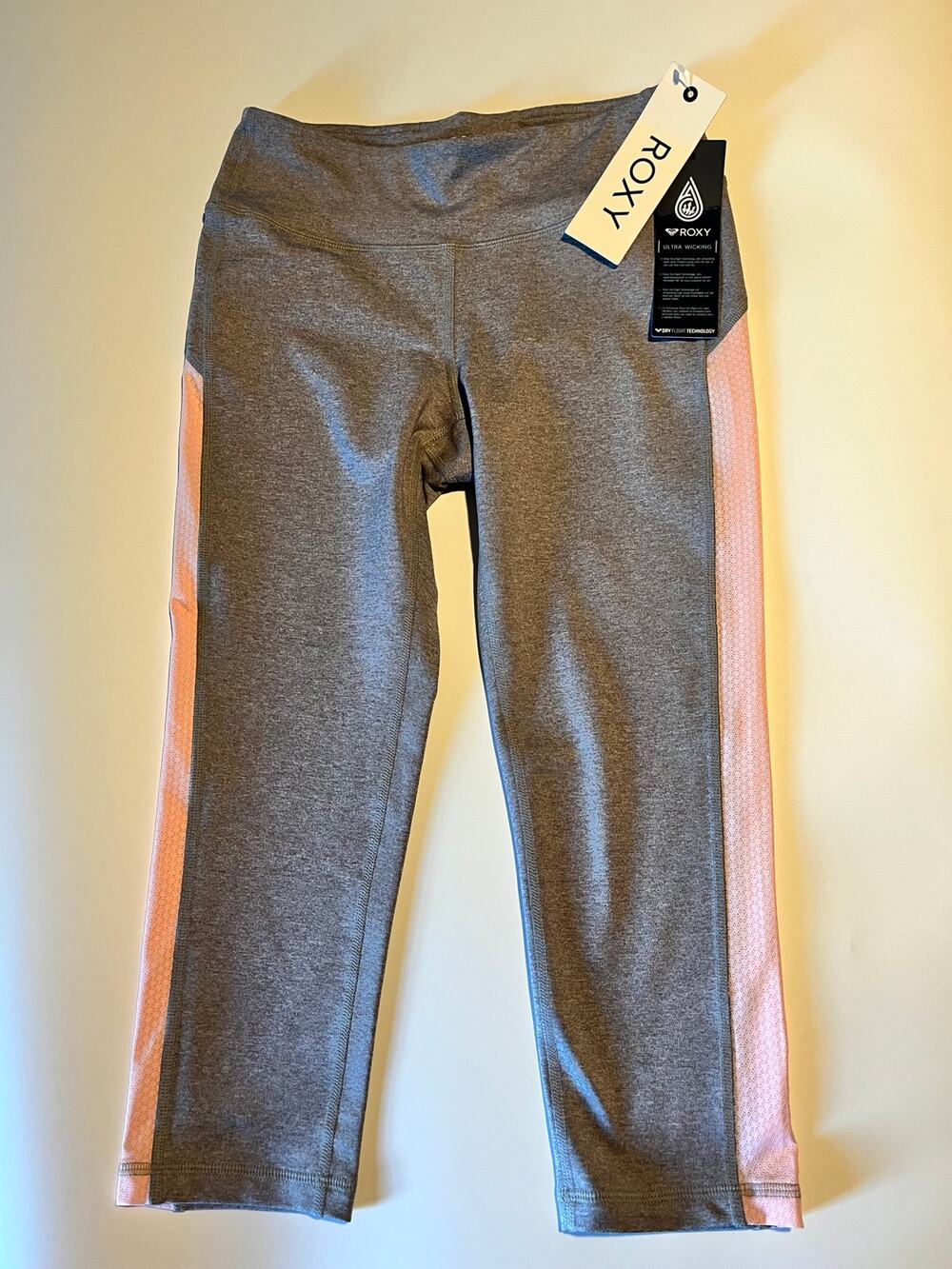 Roxy Dry Flight Women's Capri Workout Pants Size Small Gray Moisture Wicking NWT